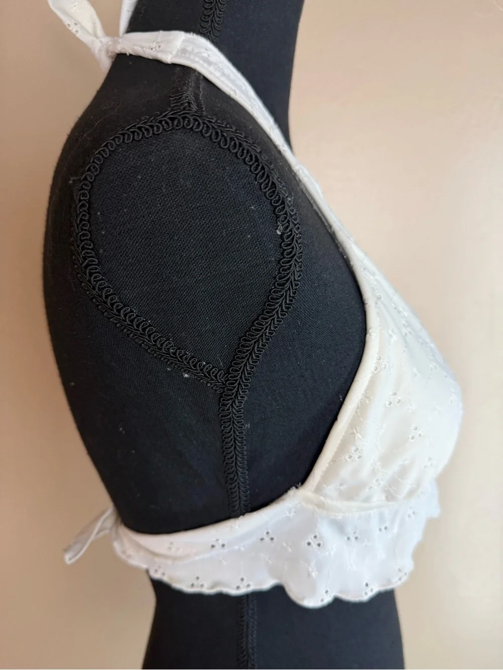 Vintage Y2K White Lace Eyelet Ruffle Halter Swim Top - Size Large Xhilaration